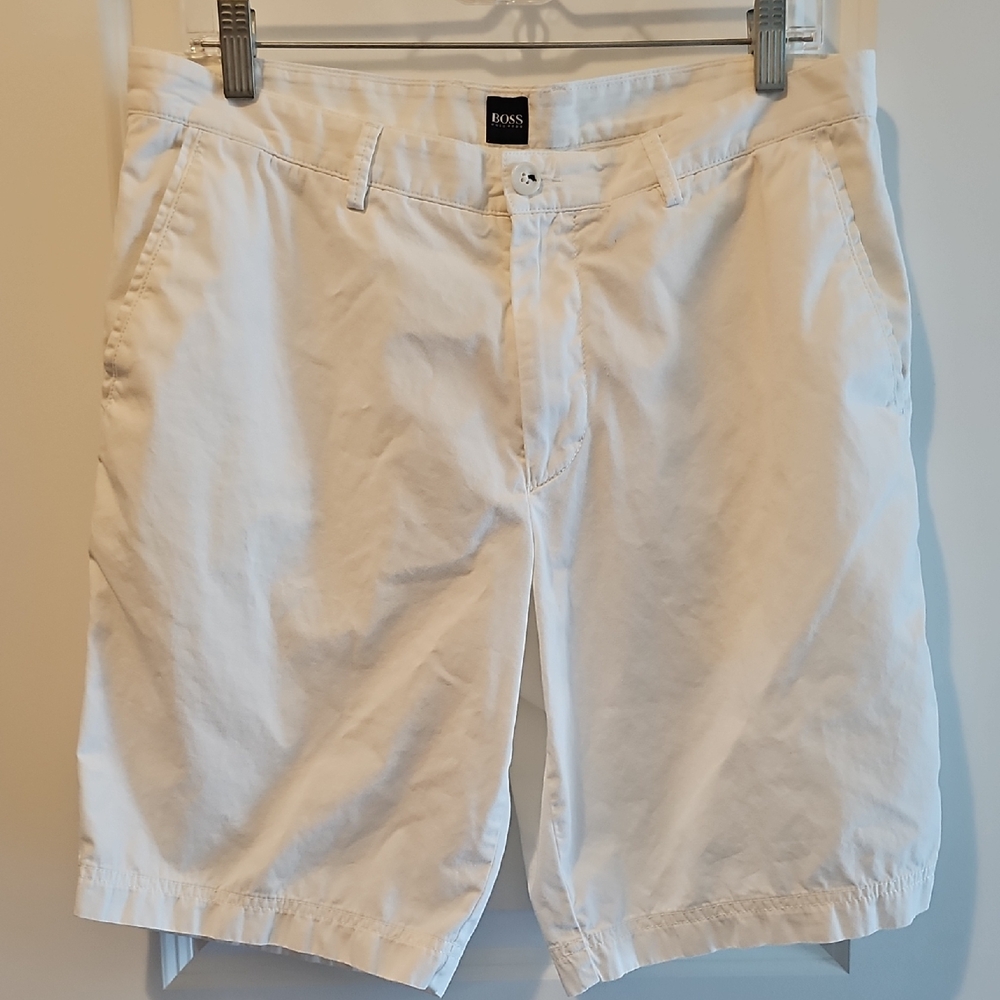 Hugo Boss Men's Cream Flat Front Shorts